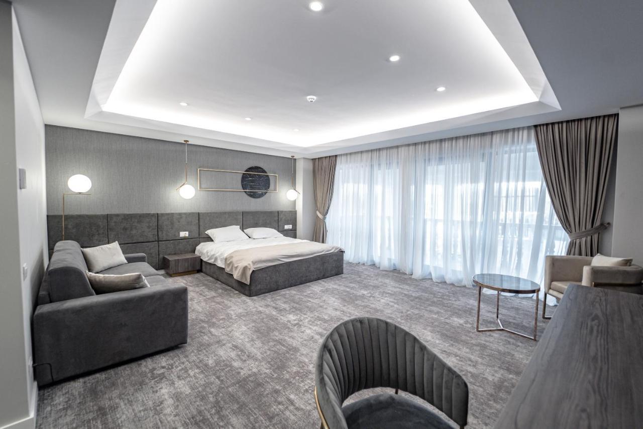 Caprice Complex Hotel Bacău Eksteriør billede