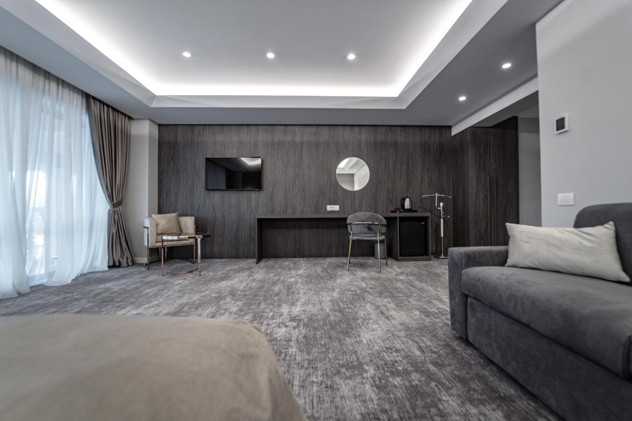 Caprice Complex Hotel Bacău Eksteriør billede
