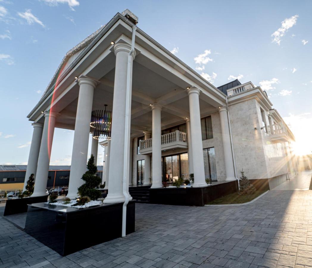 Caprice Complex Hotel Bacău Eksteriør billede