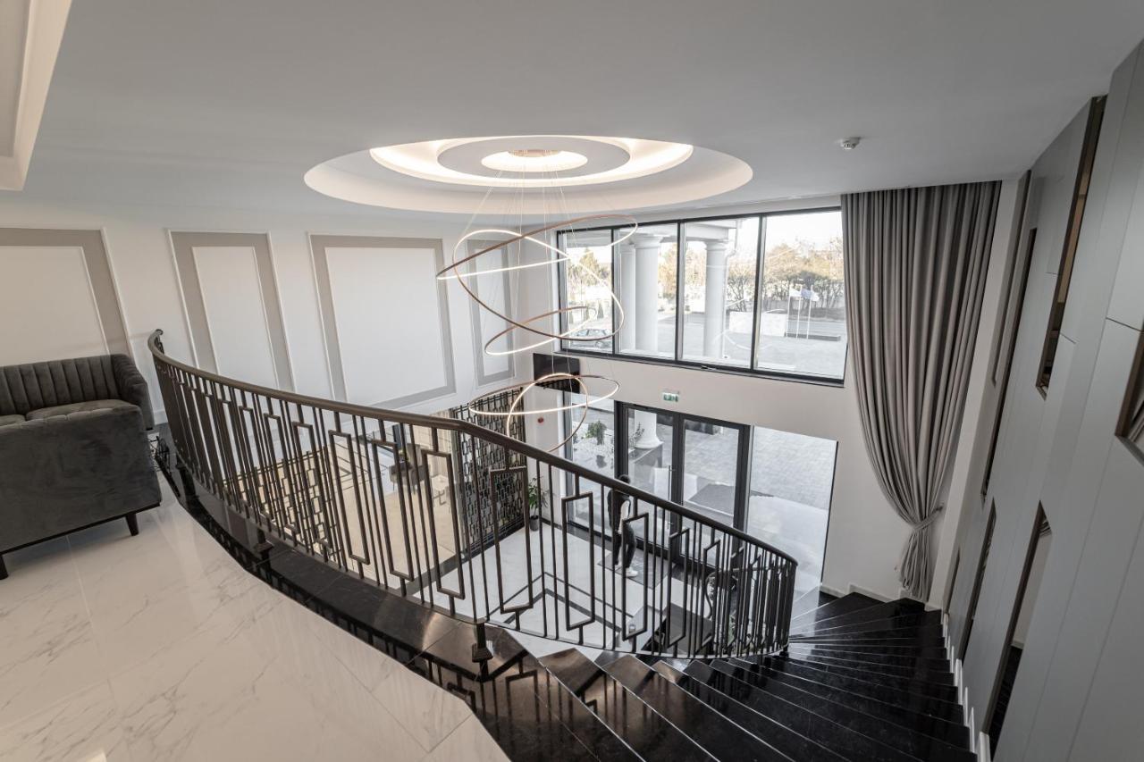 Caprice Complex Hotel Bacău Eksteriør billede